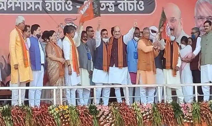 ममता बनर्जी को अब एक और झटका, कांग्रेस सांसद सुनील मंडल समेत 11 विधायक भाजपा में हुए शामिल