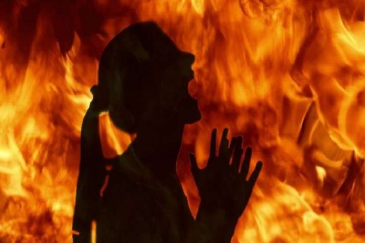 दिल्ली में एक पार्क में महिला ने खुद को आग लगाई, अस्पताल में भर्ती