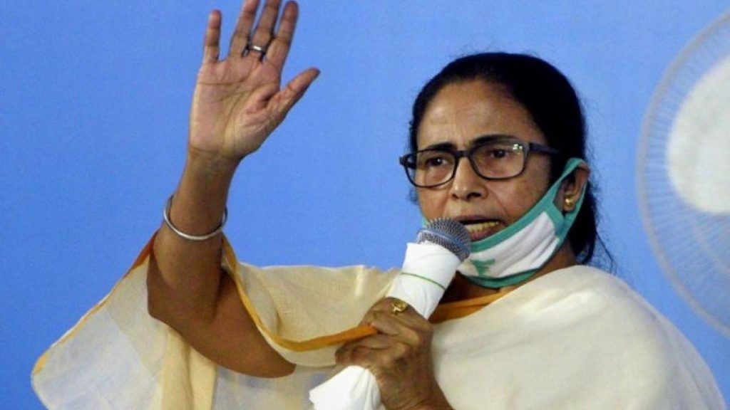चुनाव से पहले ममता बनर्जी का बड़ा दांव, शिक्षक, होमगार्ड और पुलिस अधिकारी को दिया यह बंपर ऑफर