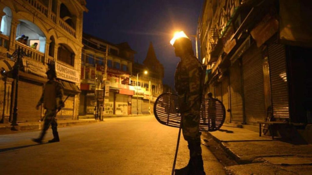 कोरोना वायरस: महाराष्ट्र के बाद अब कर्नाटक में भी नाइट कर्फ्यू लागू