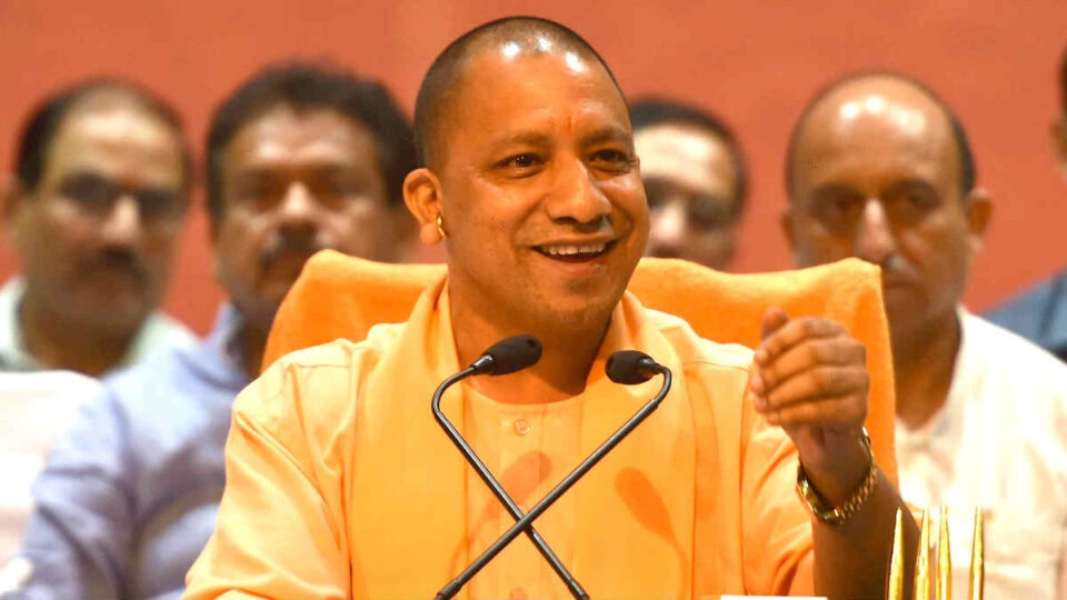 नवचयनित 1065 आयुर्वेद/होम्योपैथिक चिकित्सा अधिकारियों को मुख्यमंत्री ने दिए नियुक्ति पत्र
