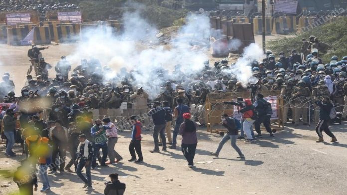 किसान-आंदोलन या देशद्रोह की साजिश What happened in Delhi on 26 January 2021 in the name of the peasant movement is to be condemned, it is the first time in the history of the country,