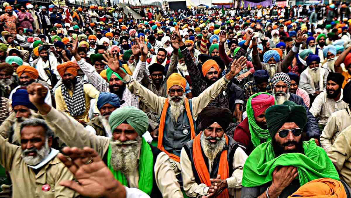 गणतंत्र दिवस पर उत्पात्त पर मचाने वालों 200 लोग दिल्ली पुलिस की हिरासत में