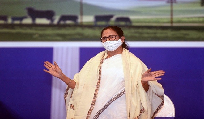ममता बनर्जी ने देश के लिए 4 राष्ट्रीय राजधानी बनाने के लिए की मांग West Bengal Chief Minister Mamata Banerjee today said that there should be 4 national capital for a big country like India.
