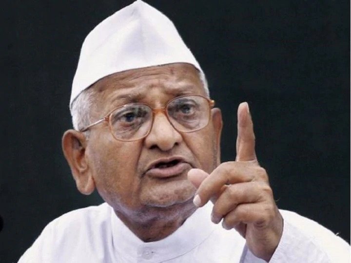 समाजसेवी अन्ना हजारे ने पीएम को लिखा पत्र, कहा- सरकार के पास किसानों के प्रति संवेदनशीलता नहीं हैं Social activist Anna Hazare has written a letter to PM Modi in support of farmers. In which he announced that he would agitate and he would start a