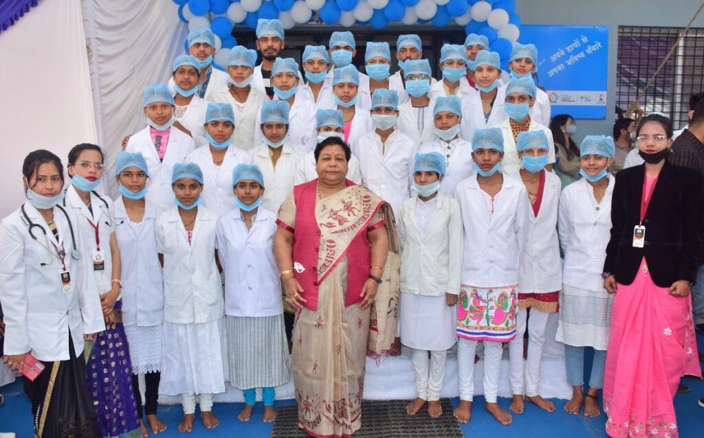 राज्यपाल अनुसुईया उइके ने के.एफ. नर्सिंग इंस्टीट्यूट का किया शुभारंभ The Governor, Ms. Anusuiya Uike, in Chhindwara district today Inaugurated the Nursing Institute and visited the Institute. On this occasion