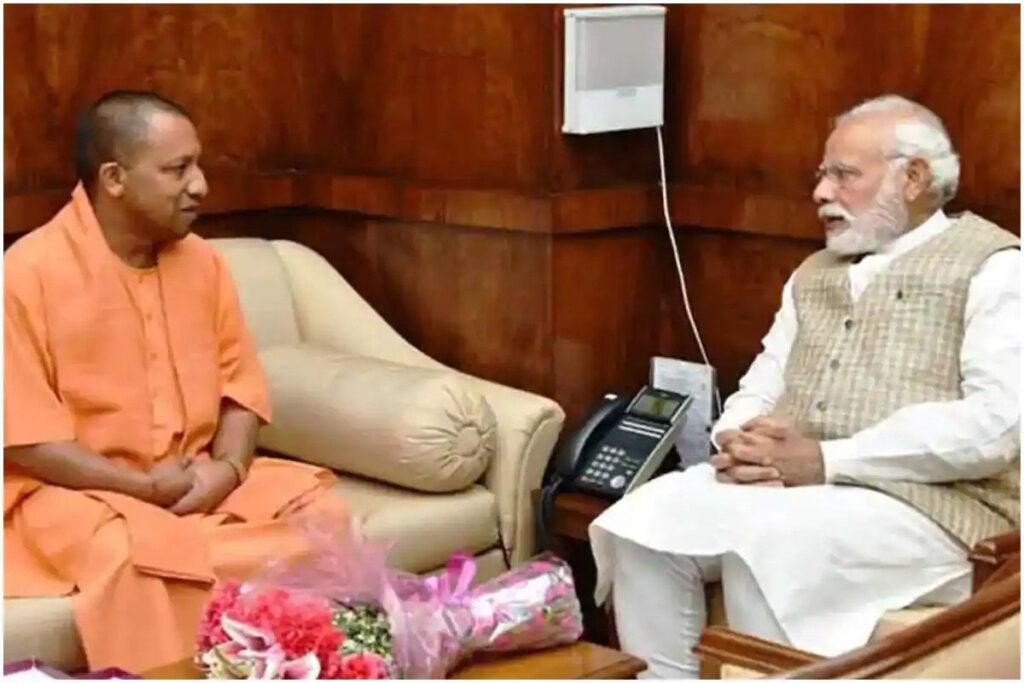 पीएम मोदी से मिले यूपी के मुख्यमंत्री योगी आदित्यनाथ, विकास की परियोजनाओं को लेकर हुई चर्चा