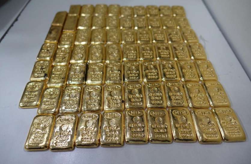 डीआरआई ने दिल्ली और लखनऊ से 28 करोड़ रुपए का सोना किया जब्त In a major crackdown on illegal gold smuggling in Delhi and Lucknow, the DRI seized 55.61 kg of foreign gold worth Rs 28 crore