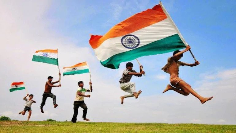कौन है ये, जिन्होंने देश का झंडा झुका दिया??