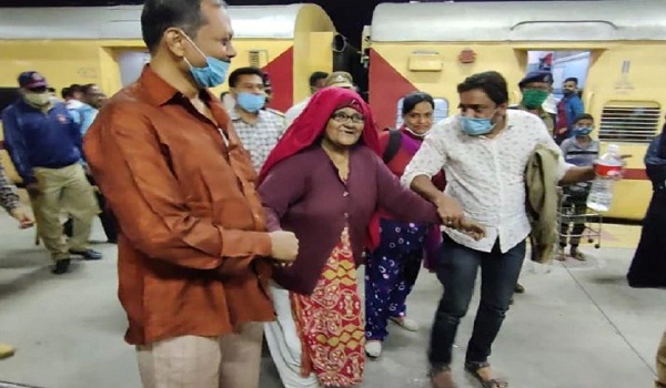 पासपोर्ट खोने की ‘सजा’: 18 साल पाकिस्तान की जेल में गुजारी जिंदगी, छूटकर बोली महिला- स्वर्ग है भारत