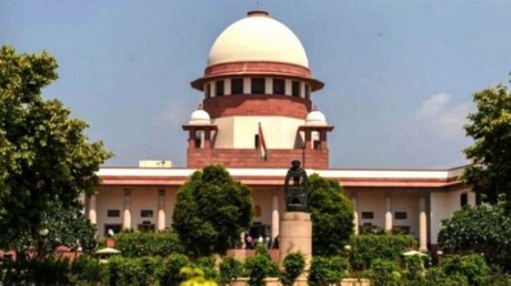 किसानों की ट्रैक्टर रैली पर सुनवाई, सुप्रीम कोर्ट ने कहा- पुलिस को जो करना है करे The Supreme Court said in clear terms that it is the job of the police to let anyone in and who does not enter Delhi. The court will not tell the police about this.