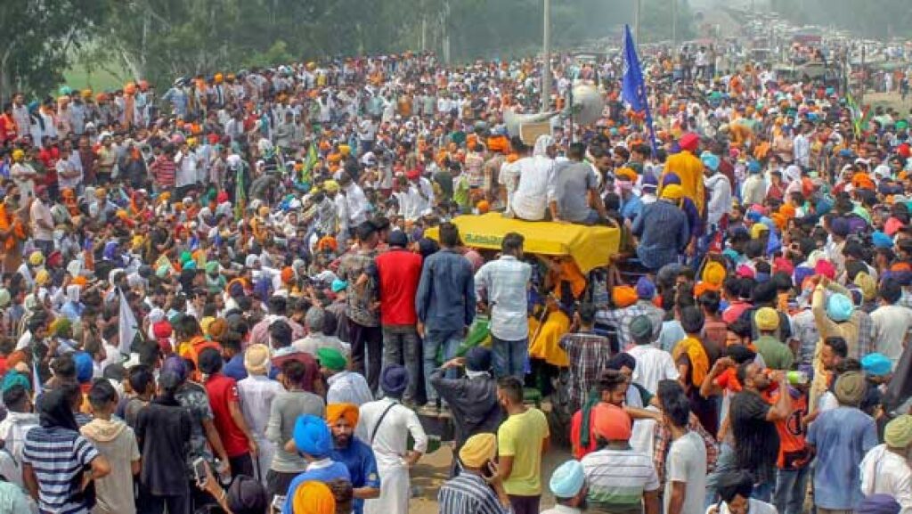 मुजफ्फरनगर में आयोजित हो रहे किसान महापंचायत को लेकर पश्चिमी उत्तर प्रदेश में प्रशासन हाई अलर्ट The administration in western Uttar Pradesh is on high alert about the Kisan Mahapanchayat being held in Muzaffarnagar. For which the Muzaffarnagar