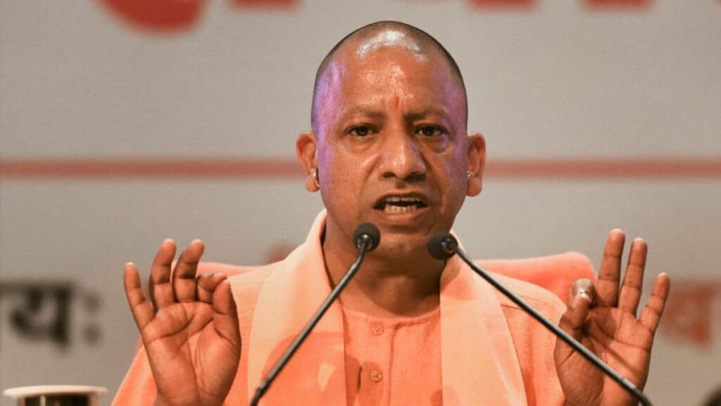 किसान-आंदोलन: सीएम योगी ने दिया आदेश, धरनास्थल खाली करें किसान Explain that earlier, Chief Minister Yogi Adityanat had instructed all district magistrates and police-administration to end the picket.Explain that a large
