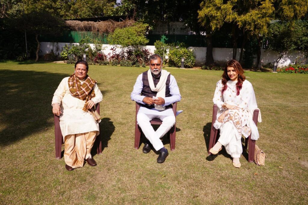 केंद्रीय पर्यटन राज्य मंत्री प्रहलाद सिंह पटेल के निवास पर गजल गायक अनुप जलोटा ने की शिष्टाचार मुलाकात Ghazal and Bhajan singer Padmashree Anup Jalota paid courtesy at the residence of Union Minister of State for Tourism Prahlad Singh Patel.