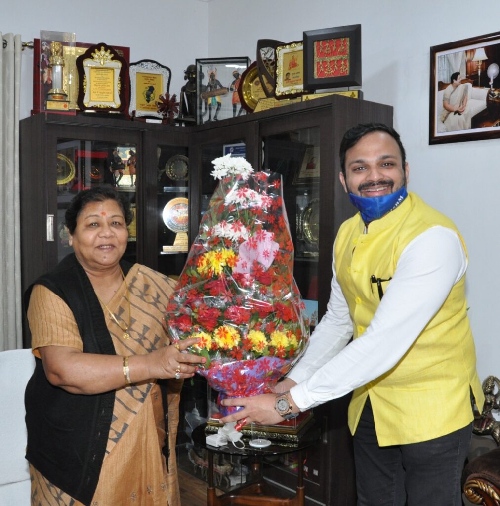 From Governor Ms. Anusuiya Uike, ISBM at Raj Bhavan Chancellor Dr. Vinay Kumar Aggarwal of University, Nawapara, Chura, District Gariaband