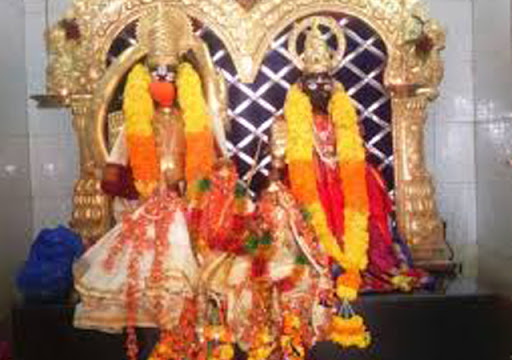 क्या है आंध्रप्रदेश के मंदिर में स्थापित हनुमान जी के मंदिर का सच, जिसमें उनकी पत्नि भी है साथ It is believed that Hanuman ji was a brahmachari. He was not married. but it's not like that. In many places it is said that Hanuman ji