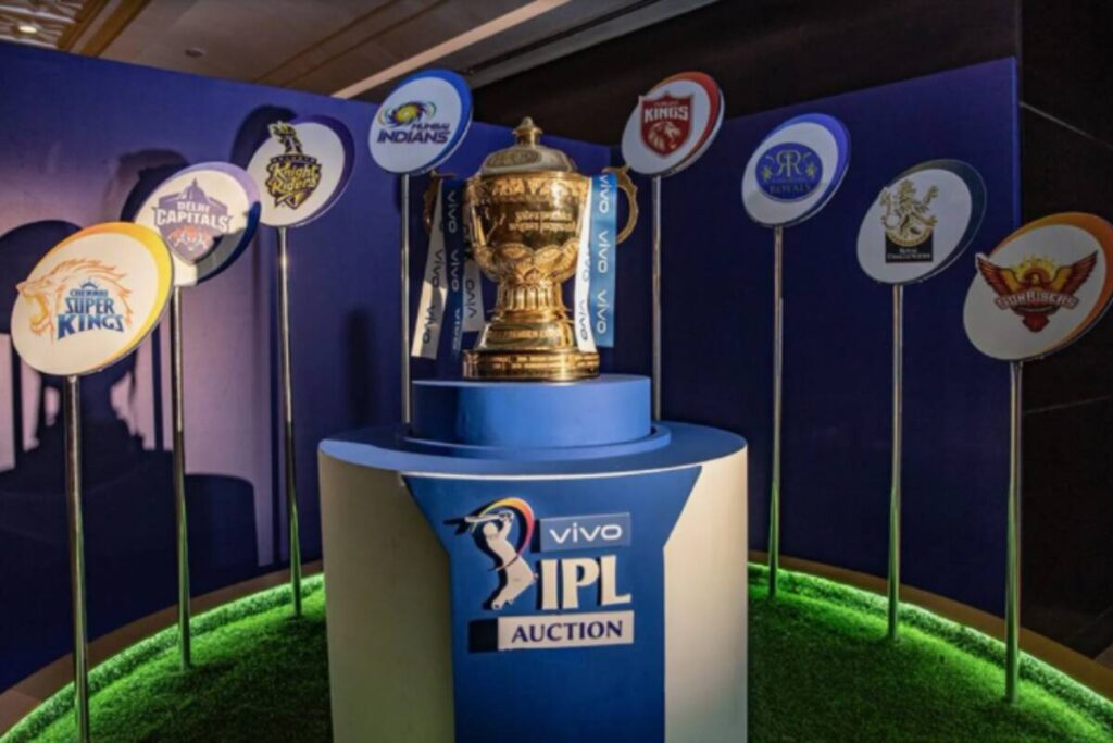 आईपीएल ऑक्शन: जाने किस टीम ने किस खिलाड़ी को कितने रुपये में खरीदा In the players' auction released in Chennai on Thursday for the Indian Premier League 2021 season, South Africa all-rounder Chris Maurice was joined by Rajasthan Royals with a bid of Rs 16.25 crore. With this, Maurice has become the highest paid foreign player in the IPL. Earlier, the auction for the 2013 season, Kolkata added Rs 15.5 crore.
