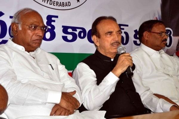 कांग्रेस नेता मल्लिकार्जुन खड़गे राज्यसभा में विपक्ष के नेता नियुक्त The Rajya Sabha stated in its bulletin, "The Speaker has recognized Mallikarjun Kharge as the leader of the Indian National Congress in the Rajya Sabha from 16 February 2020".