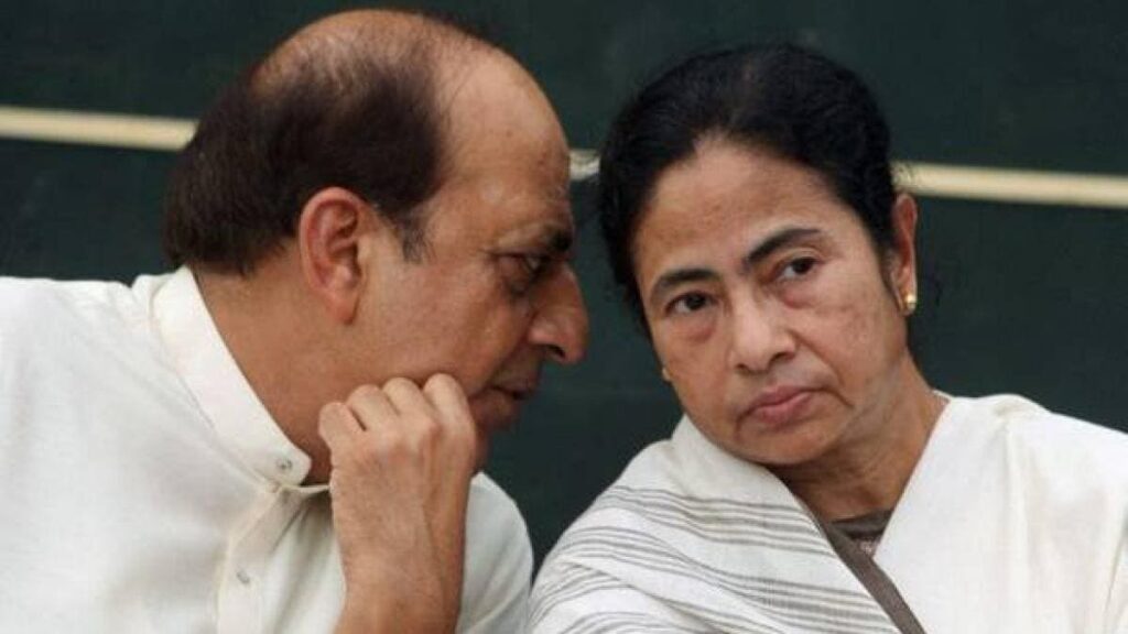 बंगाल में हिंदी भाषी वोटरों को सहेंजे रखना ममता के लिए चुनौती Faced with the BJP's rapidly growing influence, Mamata Banerjee may face a lot of difficulty in wooing Hindi-speaking voters. Alam is that