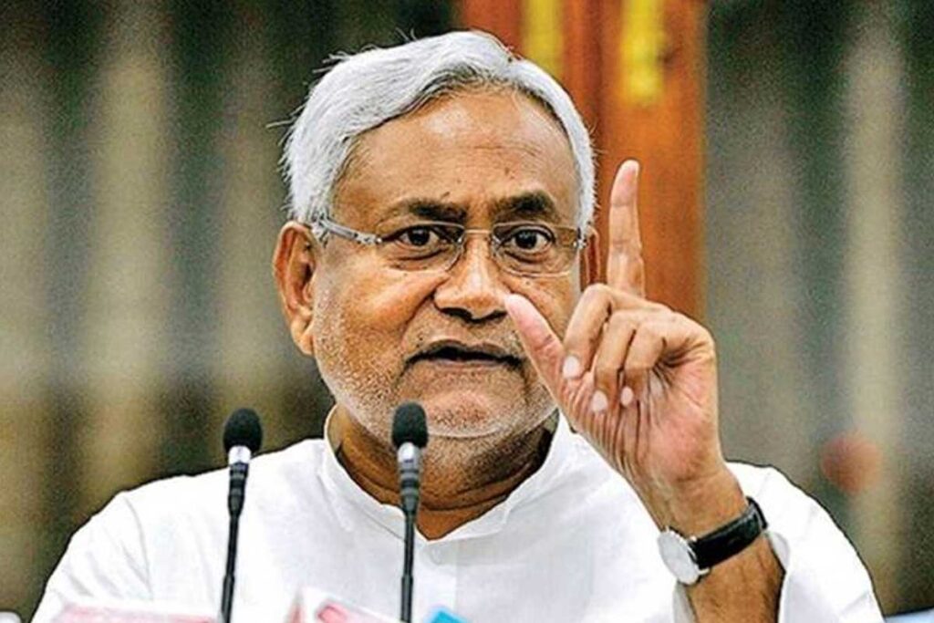 बिहार में कोरोना जांच में भी हुआ घोटाला, सीएम नीतीश कुमार ने कहा- फर्जीवाड़ा करने वालों को छोड़ा नहीं जाएगा The Nitish government has formed 12 teams to investigate and has said that those who commit fraud will not be left out.