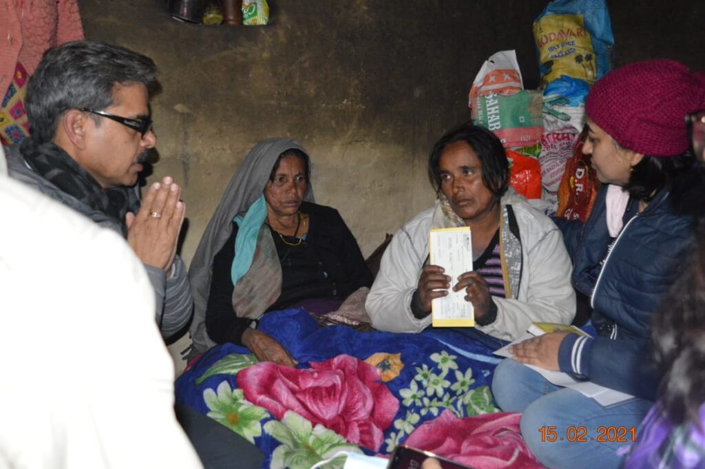 एनटीपीसी ने तपोवन मृतक श्रमिकों के परिवारों को मुआवजा देने के लिए की शुरूआत NTPC Limited has started issuing compensation to the families of Tapovan workers who lost their lives in Uttarakhand natural disaster on 7 February.