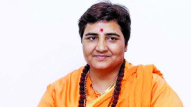 भाजपा सांसद प्रज्ञा सिंह ठाकुर को एम्स में कराया गया भर्ती, सांस लेने में हो रही थी दिक्कत BJP MP Pragya Singh Thakur has been admitted to AIIMS after complaining of difficulty in breathing. Lok Sabha MP from Bhopal Pragya Singh Thakur has been kept in a private ward.