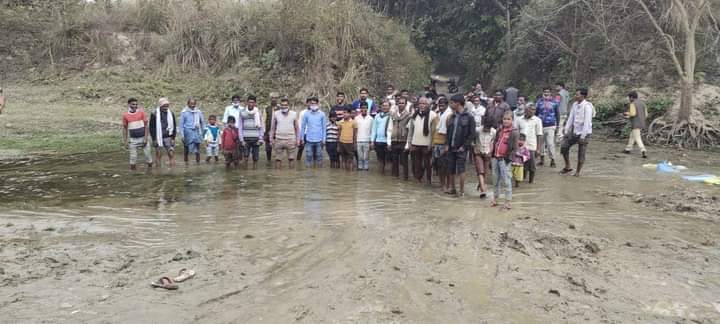 आजादी के 72 साल बाद भी विकास से कोसो दूर है जनपद हरदोई का यह गांव 72 years after independence, this village of Hardoi district is far away from development