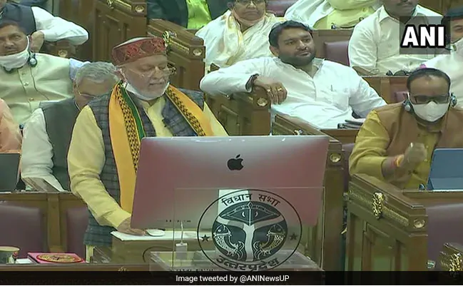 वित्त मंत्री सुरेश खन्ना ने पेश किया योगी सरकार का बजट, किसानों को मुफ्त पानी और सस्ते लोन की व्यवस्था- जानें और क्या है खास Yogi Adityanath government of Uttar Pradesh presented a paperless budget in the budget session of the Legislature on Monday. After getting the approval from the cabinet, Finance Minister Suresh Kumar Khanna presented the fifth budget of the Yogi government in Vidhan Bhavan and the last budget of the tenure of this government, which is the largest budget till date.