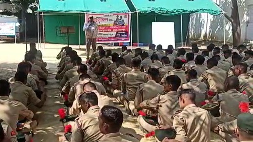 एनसीसी कैडेटों को राष्ट्रीय सड़क सुरक्षा माह के अंतर्गत दिया गया प्रशिक्षण training-given-to-ncc-cadets-regarding-traffic-rules-under-national-road-safety-month