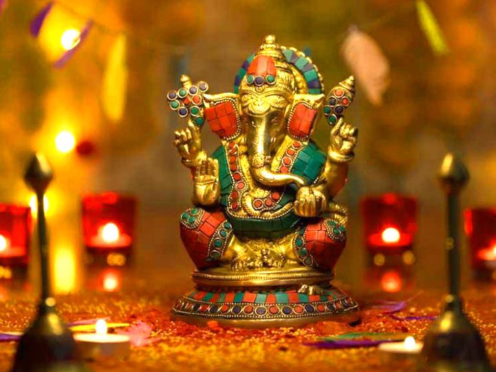 जाने बुधवार को ही क्यों की जाती है श्री गणेश की पूजा Today is Wednesday and on this day there is a law to worship Goddess Parvati and Lord Shiva's younger son Shri Ganesh. After all, why is Wednesday only as a special day for the worship of Ganesha. To know about this, we need to know the story of the time of the birth of Ganesha.
