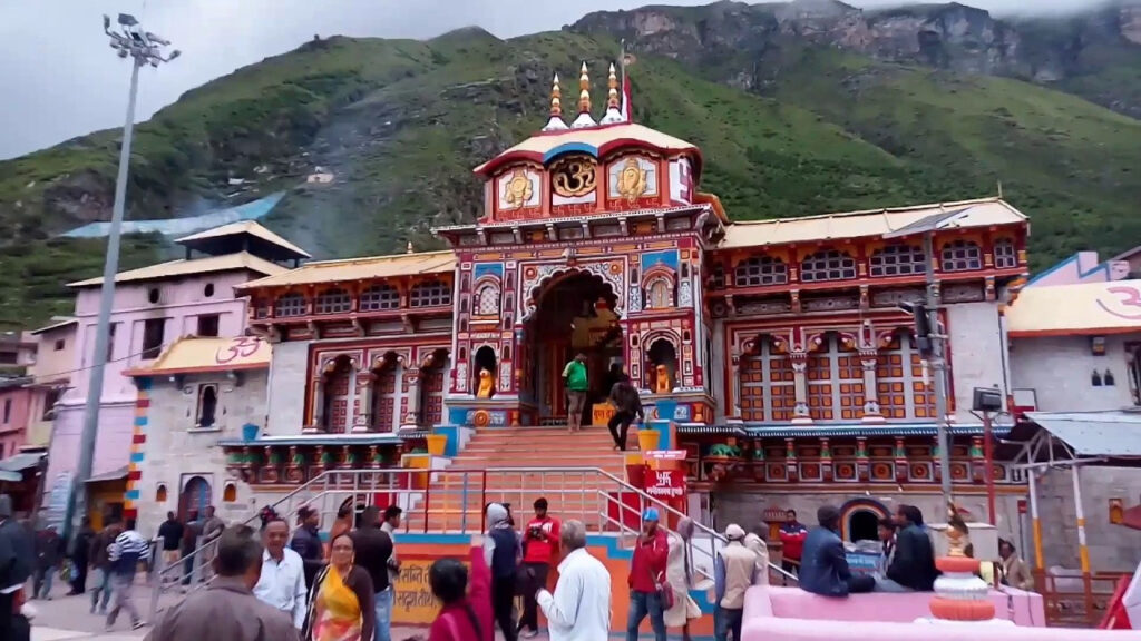 18 मई को खुलेंगे बदरीनाथ धाम के कपाट, 19 नवंबर को हुए थे बंद The kaput of world-renowned Badrinath located in the Garhwal Himalayas of Uttarakhand will be opened on May
