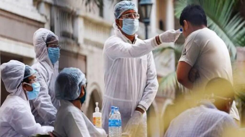 देश में फिर बढ़े कोरोना वायरस के मामले, 24 घंटे में 13,993 नए मरीज In the country today, new cases of corona infection have increased again on Saturday. In the last 24 hours, 13,993 new cases of COVID-19 have come, while 10,307 patients have been cured.