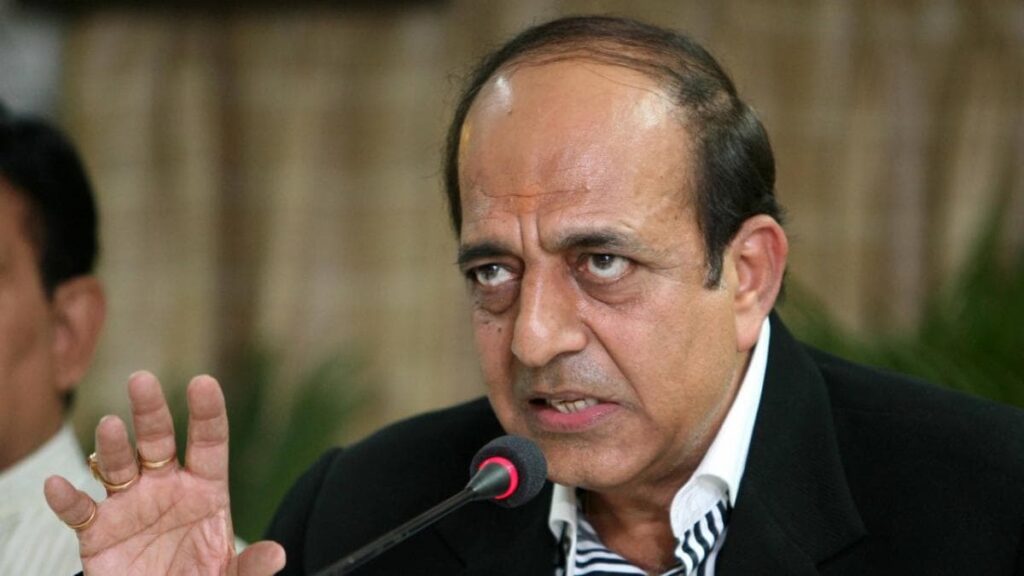 त्रिवेदी की ‘सियासी घुटन’ और भाजपा का आक्सीजन सिलेंडर… Dinesh Trivedi said in the House that I was feeling suffocated in the party. There are frequent incidents of violence in my state Bengal, but we cannot say anything here. That is why I am resigning from the party. After this 'suffocating' resignation, another big wicket of TMC fell at the mouth of the assembly elections in West Bengal.