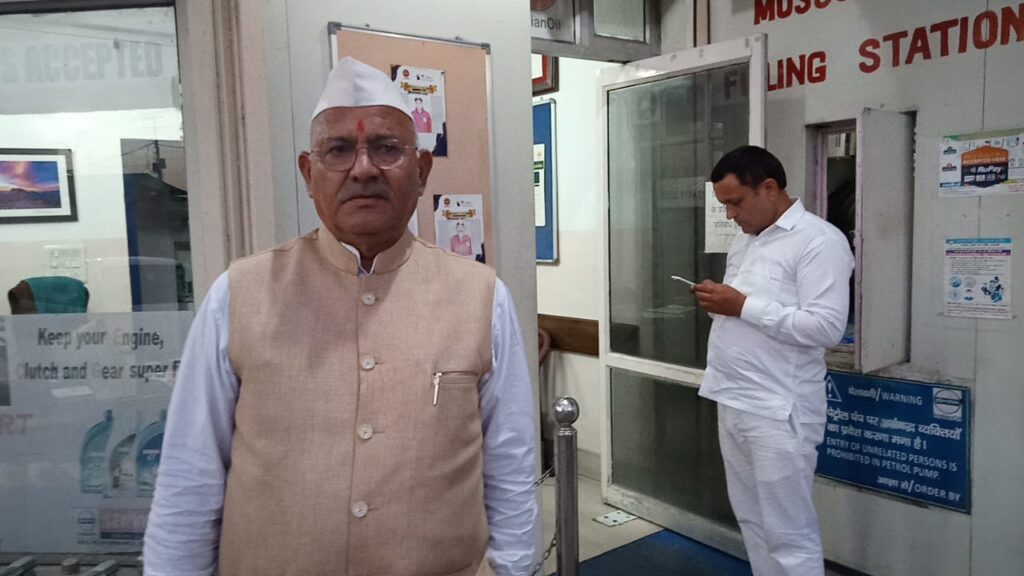 उत्तराखंड कांग्रेस के प्रदेश उपाध्यक्ष जोत सिंह बिष्ट ने प्रदेश की भाजपा सरकार पर बोला हमला State Vice President of Uttarakhand Congress Jot Singh Bisht while speaking to journalists in Mussoorie said that the budget session is to