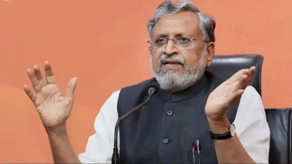सुशील मोदी ने आरजेडी पर साधा निशाना, बोले- दो नेताओं की वजह से कभी भी आ सकता है भूकंप Former Deputy Chief Minister of Bihar Sushil Modi has given such a disputed statement that has led to a boom in the politics of Bihar
