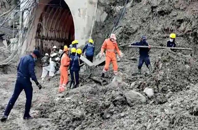 टनल में फंसे 35 से ज्यादा लोग, अब तक 32 शव बरामद- 174 लापता