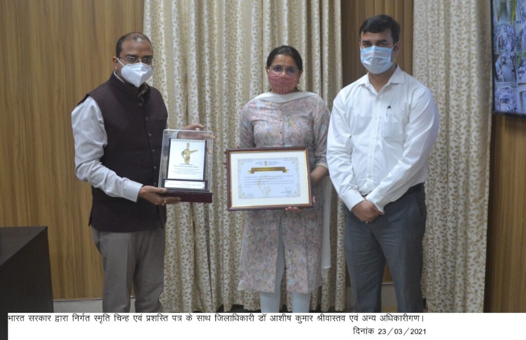 अब तक डायरेक्ट बेनिफिट ट्रांस्फर मोड के माध्यम से 10.75 करोड़ से अधिक लाभार्थियों को राज्य में लाभ Under the Pradhan Mantri Kisan Samman Nidhi Yojana (Central Sector Scheme), Rs 6000.00 per annum is being provided to the cultivable land holding farmer families