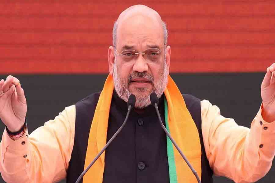केन्द्रीय गृह मंत्री अमित शाह ने स्वतंत्रता की 75वीं वर्षगांठ को समर्पित अमृत महोत्सव का शुभारंभ करने पर प्रधानमंत्री नरेंद्र मोदी का किया अभिनंदन Union Home Minister Amit Shah greets Prime Minister Narendra Modi for inaugurating Amrit Mahotsav, dedicated to the 75th anniversary of Independence. In his tweets, Mr. Amit Shah said that "Gandhiji's 1930 Dandi Yatra" gave a boost to the freedom struggle, so today the 2021 march under Modi ji will give energy to the resolve of self-reliant India ".