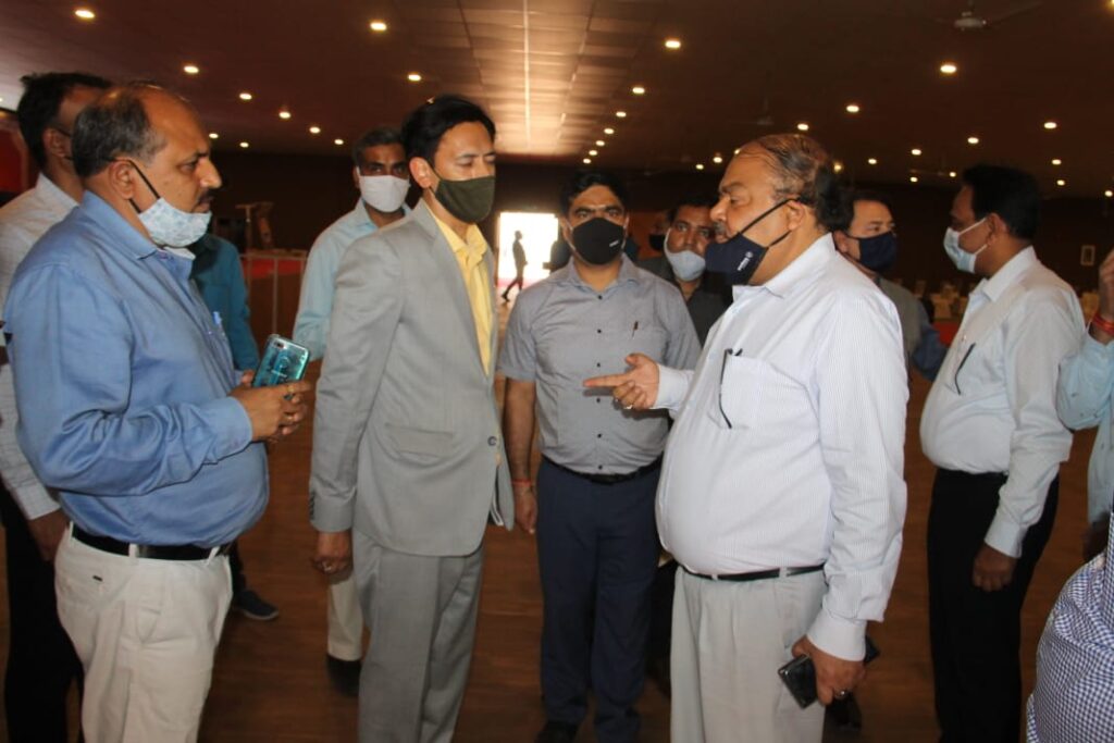 मुख्य सचिव ने किया मीडिया सेंटर की व्यवस्थाओं का निरीक्षण Chief Secretary Shri Omprakash on Saturday inspected the media center set up for Kumbh during his visit to Haridwar.
