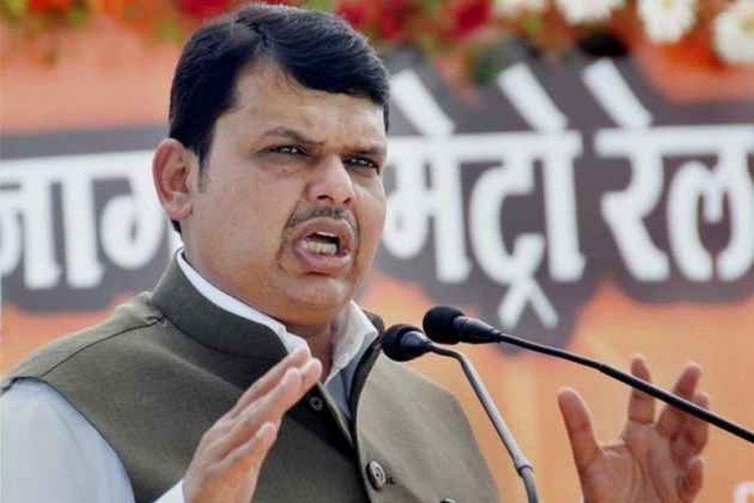 देवेंद्र फडणवीस का दावा, महाराष्ट्र में चल रहा है ट्रांसफर-पोस्टिंग का रैकेट Maharashtra BJP leader and former Chief Minister Devendra Fadnavis has severely accused the current government.