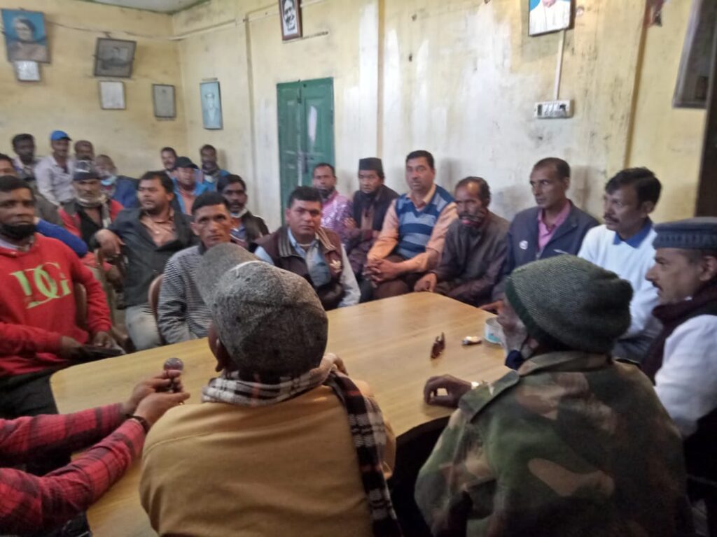 मजदूर संघ की मसूरी भोटिया मार्किट स्थित कार्यालय में संघ का वार्षिक सम्मेलन सम्पन्न हुआ Monday's annual conference of the Mussoorie Mazdoor Union concluded peacefully under the chairmanship of Sampat Lal, in which a new executive was elected by the members in the General Assembly. In which 21 executive members were elected.