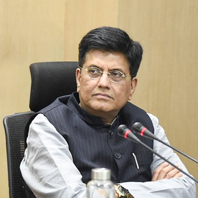 सुरक्षा रेलवे के परिचालन का केंद्रित क्षेत्र है और किसी को भी उस मोर्चे पर लापरवाही नहीं बरतने दी जाएगी – श्री पीयूष गोयल Food and Public Distribution, Shri Piyush Goyal in a review meeting held today along with Railway Board members and Regional General