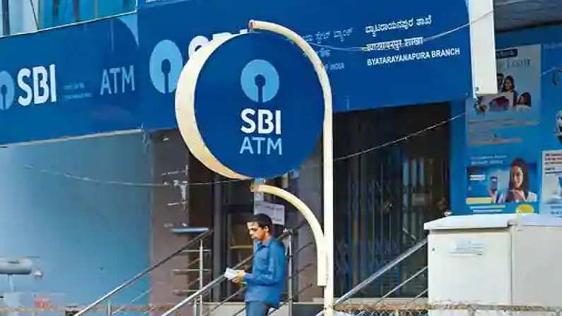 SBI देश के 44 करोड़ ग्राहकों को दे रहा तोहफा, सस्ते में मिलेंगे ये लोन SBI, the country's largest state-run bank, is offering special gifts to 44 crore customers during the festival.