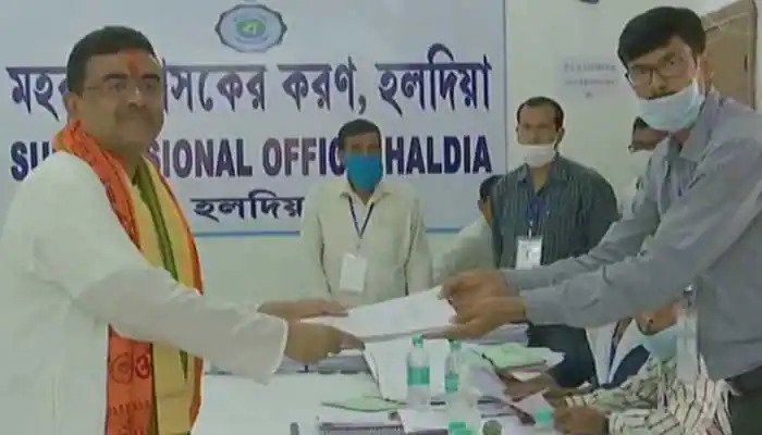 शुभेंदु अधिकारी ने भरा नामांकन, केंद्रीय मंत्री धर्मेंद्र प्रधान, स्मृति ईरानी और बाबुल सुप्रियो भी रहे मौजूद Shubhendu Adhikari has filed his nomination today. Union ministers Dharmendra Pradhan, Smriti Irani and Babul Supriyo were also
