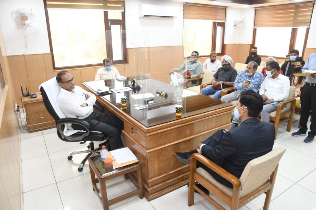 31 मार्च तक हर हाल में पूरे कराएं सड़क, बिजली, पानी संबंधित कार्य: आयुक्त गढ़वाल