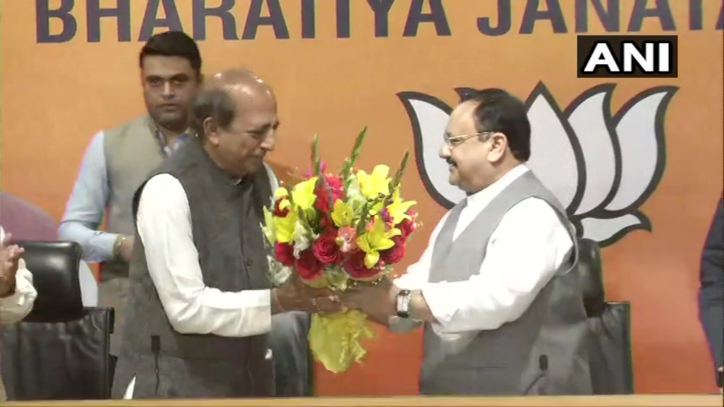 टीएमसी को एक और बड़ा झटका, पूर्व टीएमसी सांसद दिनेश त्रिवेदी ने थामा बीजेपी का हाथ Former Railway Minister and former TMC Rajya Sabha MP Dinesh Trivedi joined BJP today. Please tell that Dinesh Trivedi resigned as