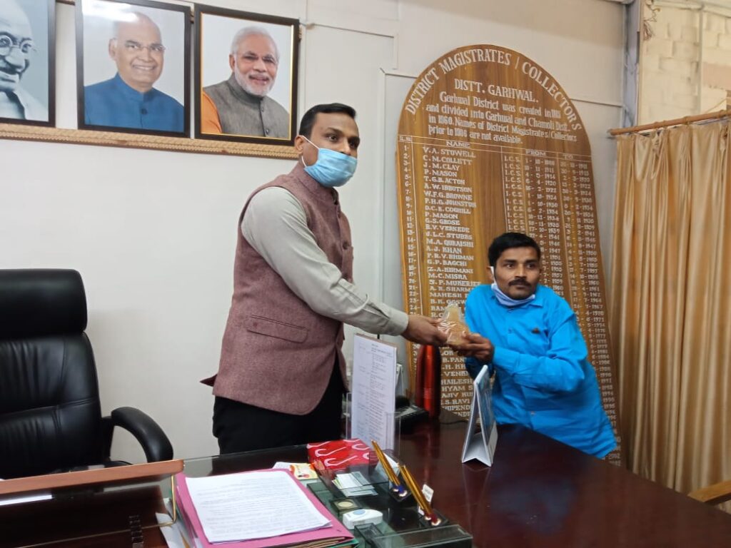 जिलाधिकारी डॉ. विजय कुमार जोगदण्डे की अध्यक्षता में आज दिव्यांगजनों के लिए जिला प्रबन्धन समिति की बैठक आयोजित Local Level Committees and District Disabled Rehabilitation was held today under the chairmanship of District Magistrate Dr. Vijay Kumar Jogande.