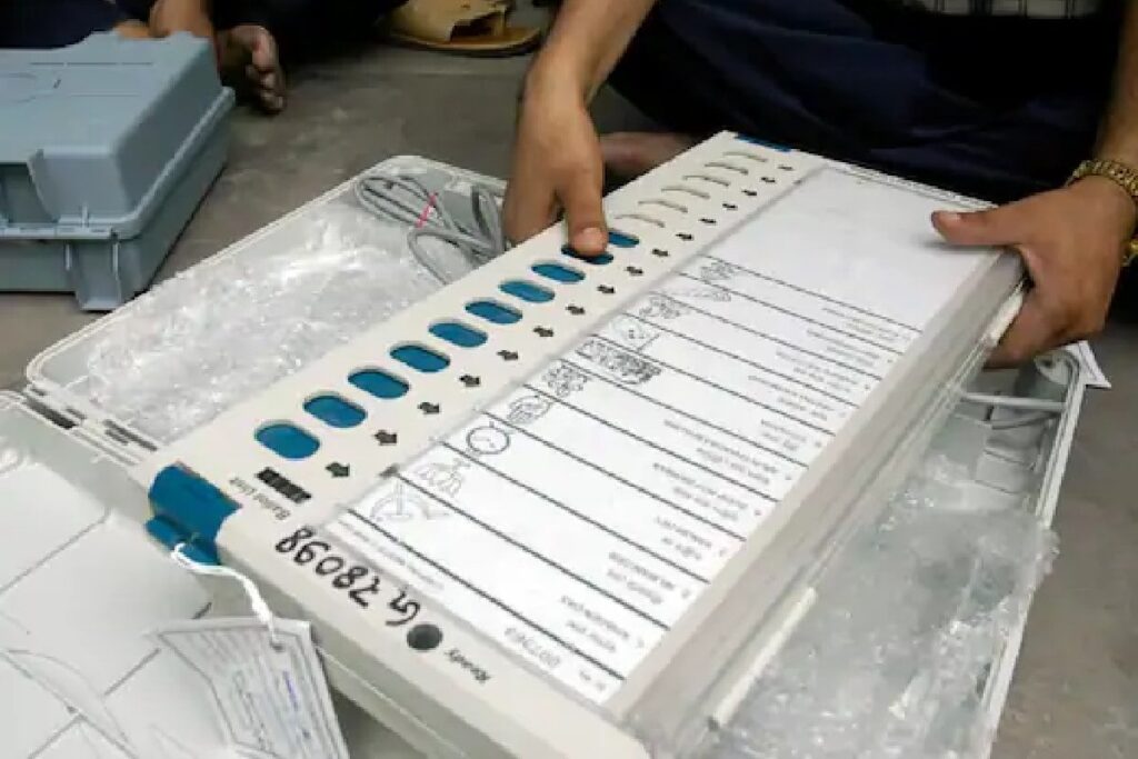 भाजपा की लोकसभा-विधानसभा उपचुनावों के लिए प्रत्याशियों की लिस्ट The ruling Bharatiya Janata Party (BJP) announced its candidates for the Lok Sabha-Assembly by-elections on Thursday evening.