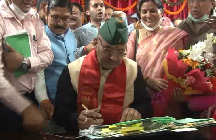 कैबिनेट मंत्री, गणेश जोशी ने विधानसभा में विधिवत संभाला कार्यभार Ganesh Joshi, Minister for Industrial Development, Sainik Welfare, MSME, and Khadi Village Industries, duly took charge after the Havan