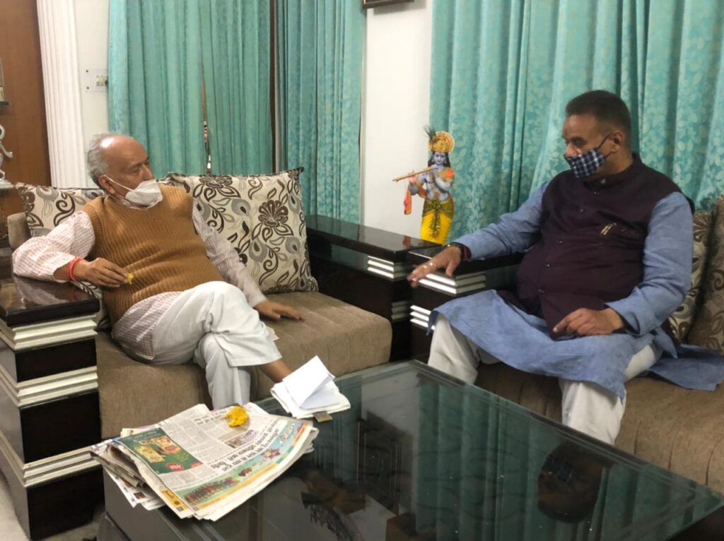 कैबिनेट मंत्री गणेश जोशी ने देहरादून में महाराष्ट्र के राज्यपाल महामहिम भगत सिंह कोश्यारी से की शिष्टाचार भेंट